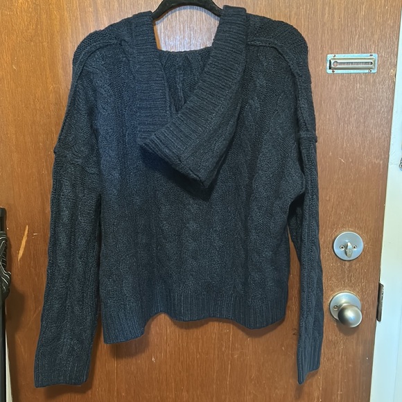 NWOT American Eagle Cable Knit Hooded Sweater - Picture 6 of 6